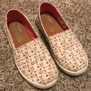 Toms little girls size 1